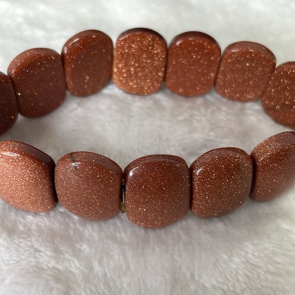 Vintage handmade gold stone slip on/stretched bracelet. - Picture 2 of 2